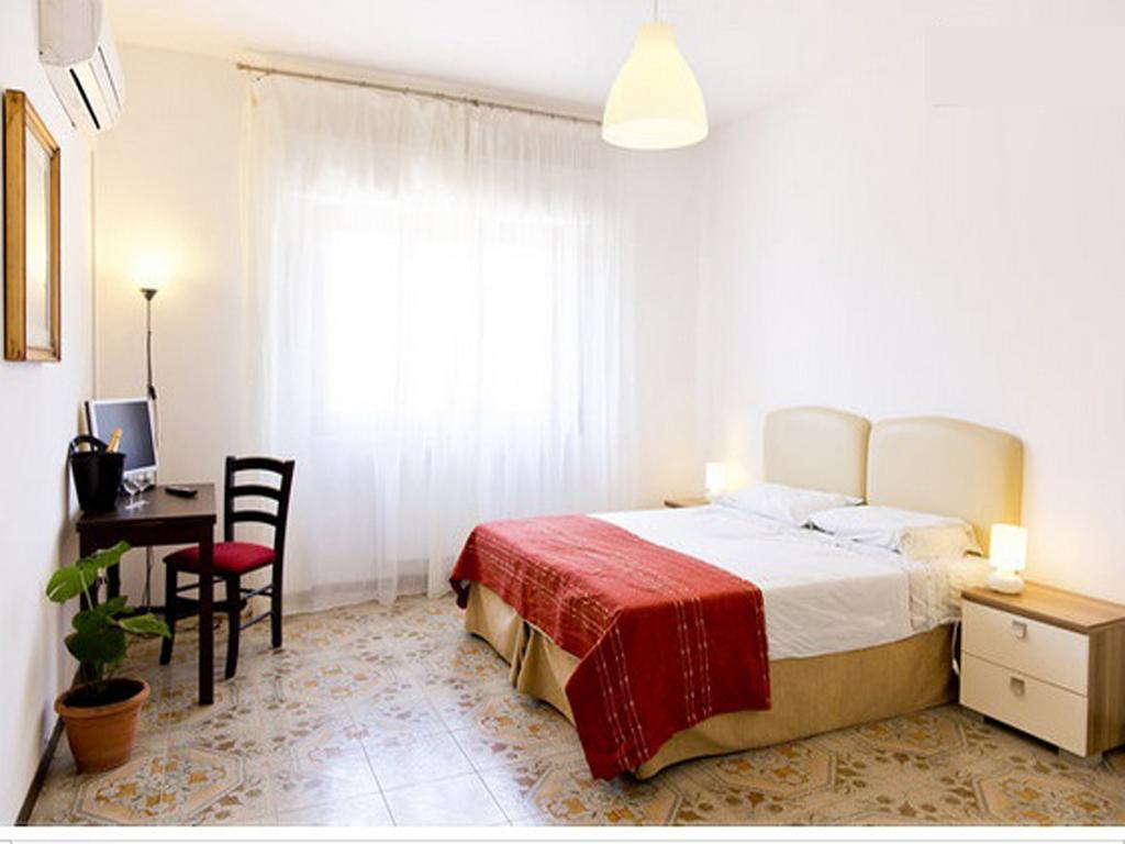 Residenza Paola Hotel Палермо Стая снимка