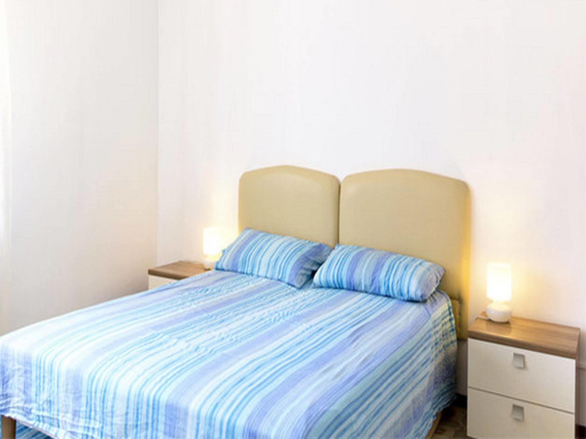Residenza Paola Hotel Палермо Екстериор снимка