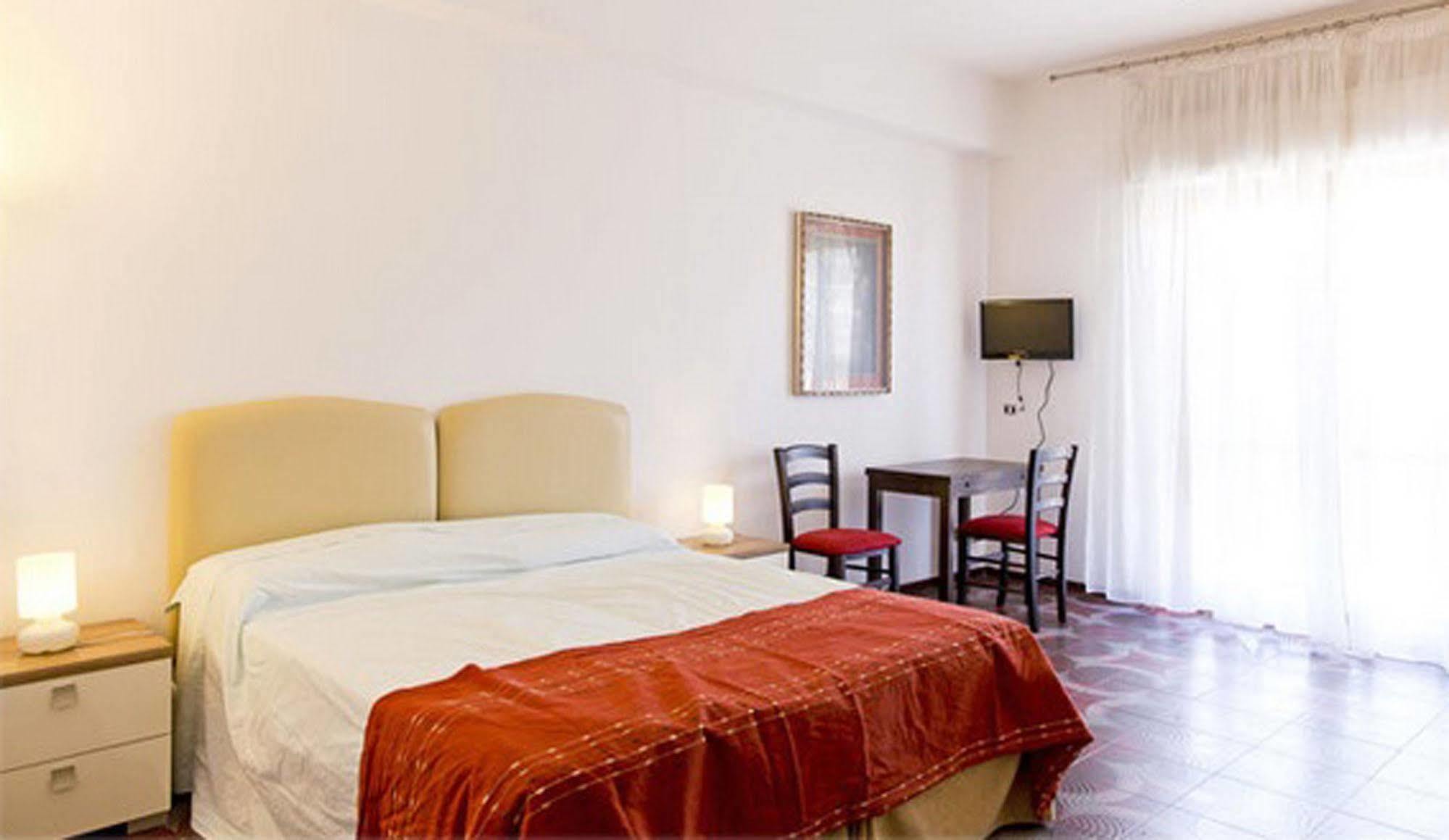 Residenza Paola Hotel Палермо Екстериор снимка